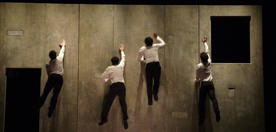 Compagnie 111 / Aurélien Bory, Plan B | Photo: Agale Bory